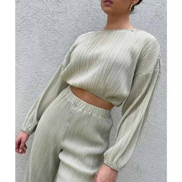 Gianni Bini Joni Plisse Elastic Waistband Coordinating Pants - Picture 7 of 14